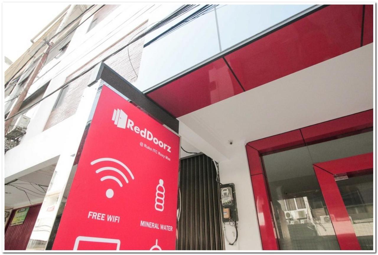 Hotel Reddoorz @ Ruko Itc Roxy Mas Yakarta Exterior foto